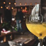 Ambiance lifestyle au Ride & Coffee MALF